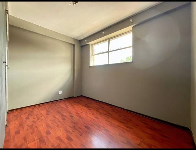2 BEDROOM APARTMENT FOR SALE IN FLORIDA LAKE